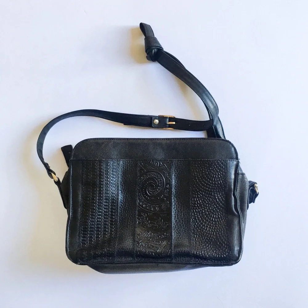Vintage Inspired Embossed Leather Cross Body Bag Black One Size - Picture 14 of 14